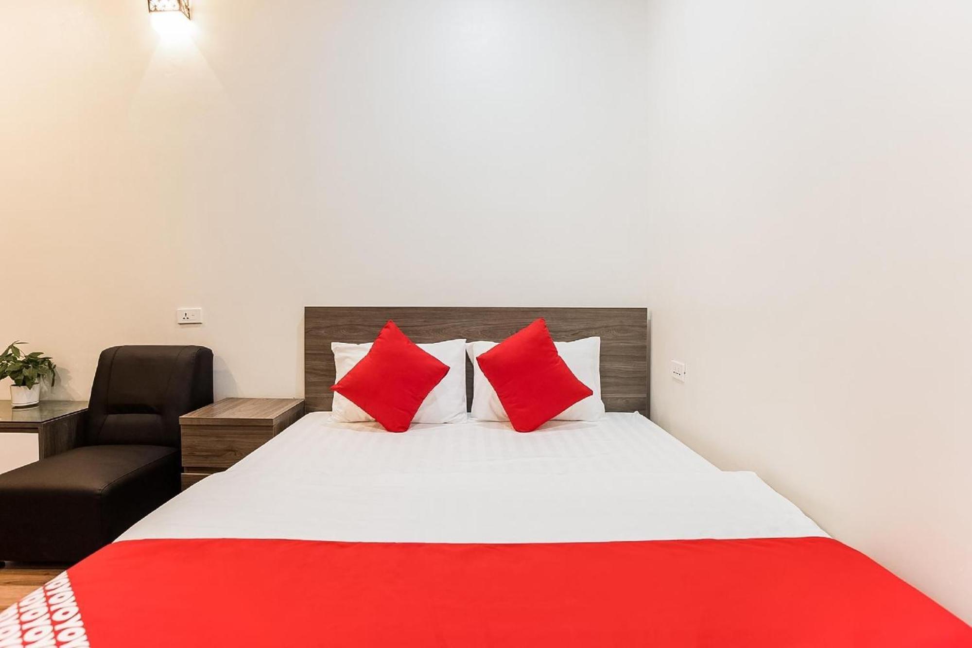 Khach San Giao Thong Hotel Hanoi Exterior photo