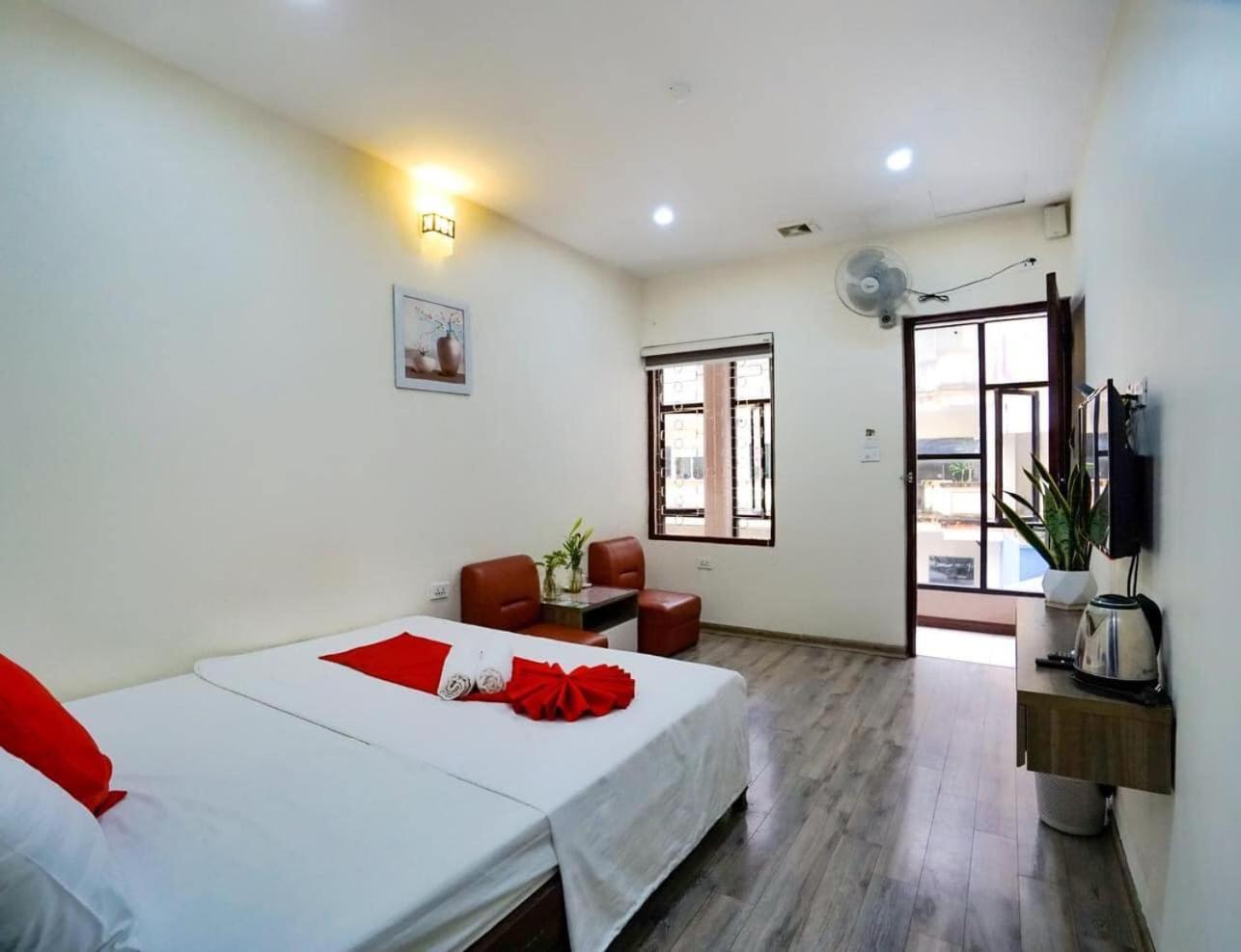 Khach San Giao Thong Hotel Hanoi Exterior photo