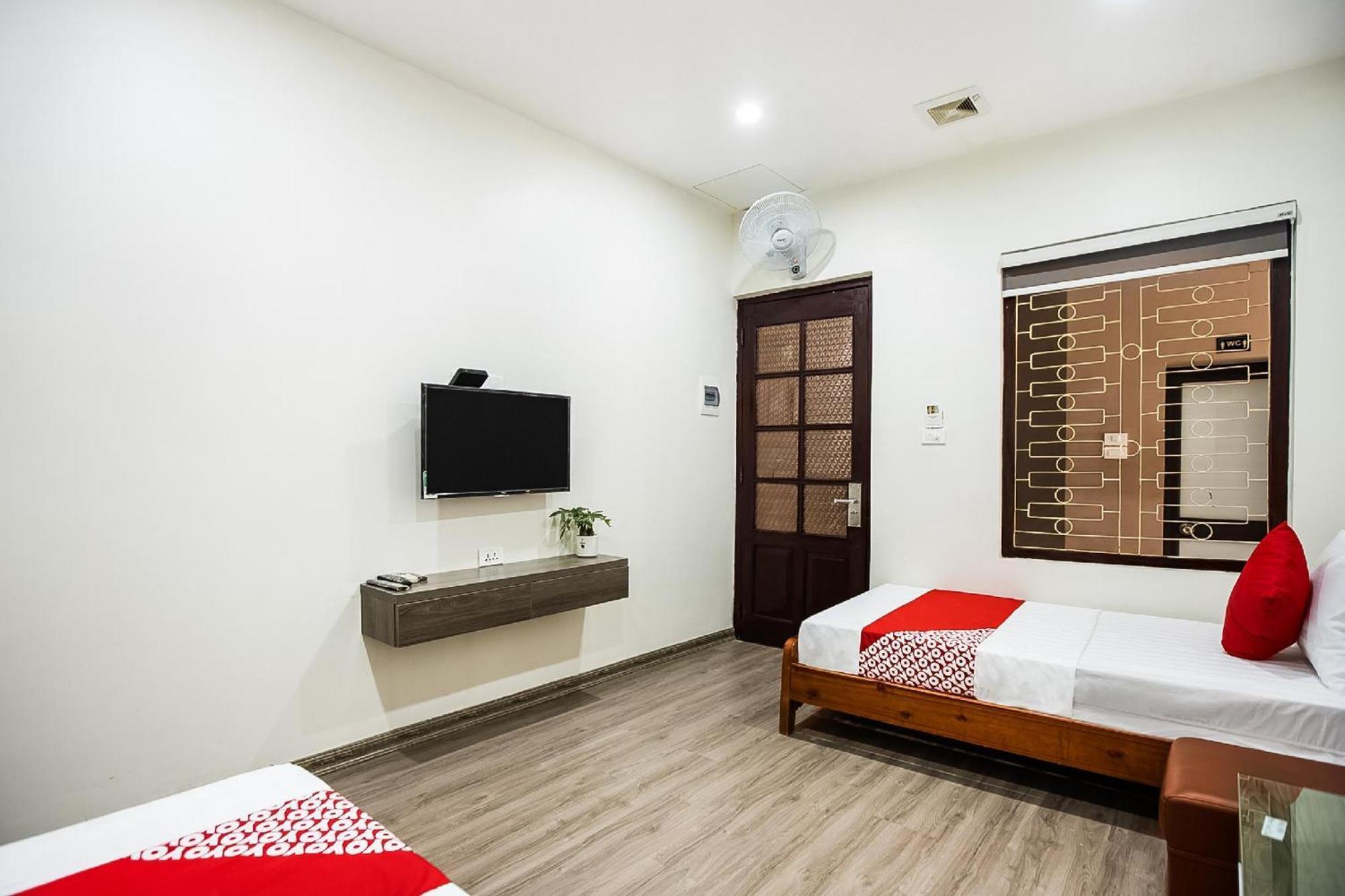 Khach San Giao Thong Hotel Hanoi Exterior photo
