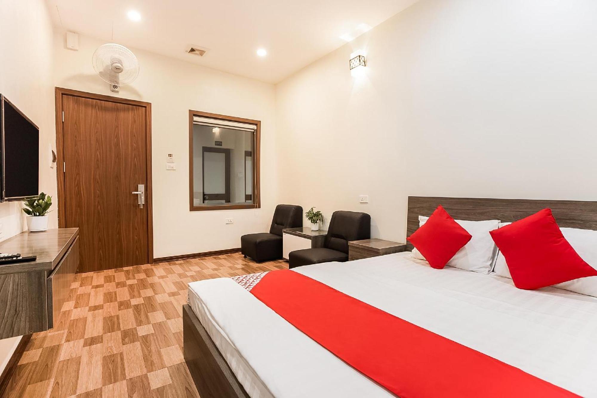 Khach San Giao Thong Hotel Hanoi Exterior photo