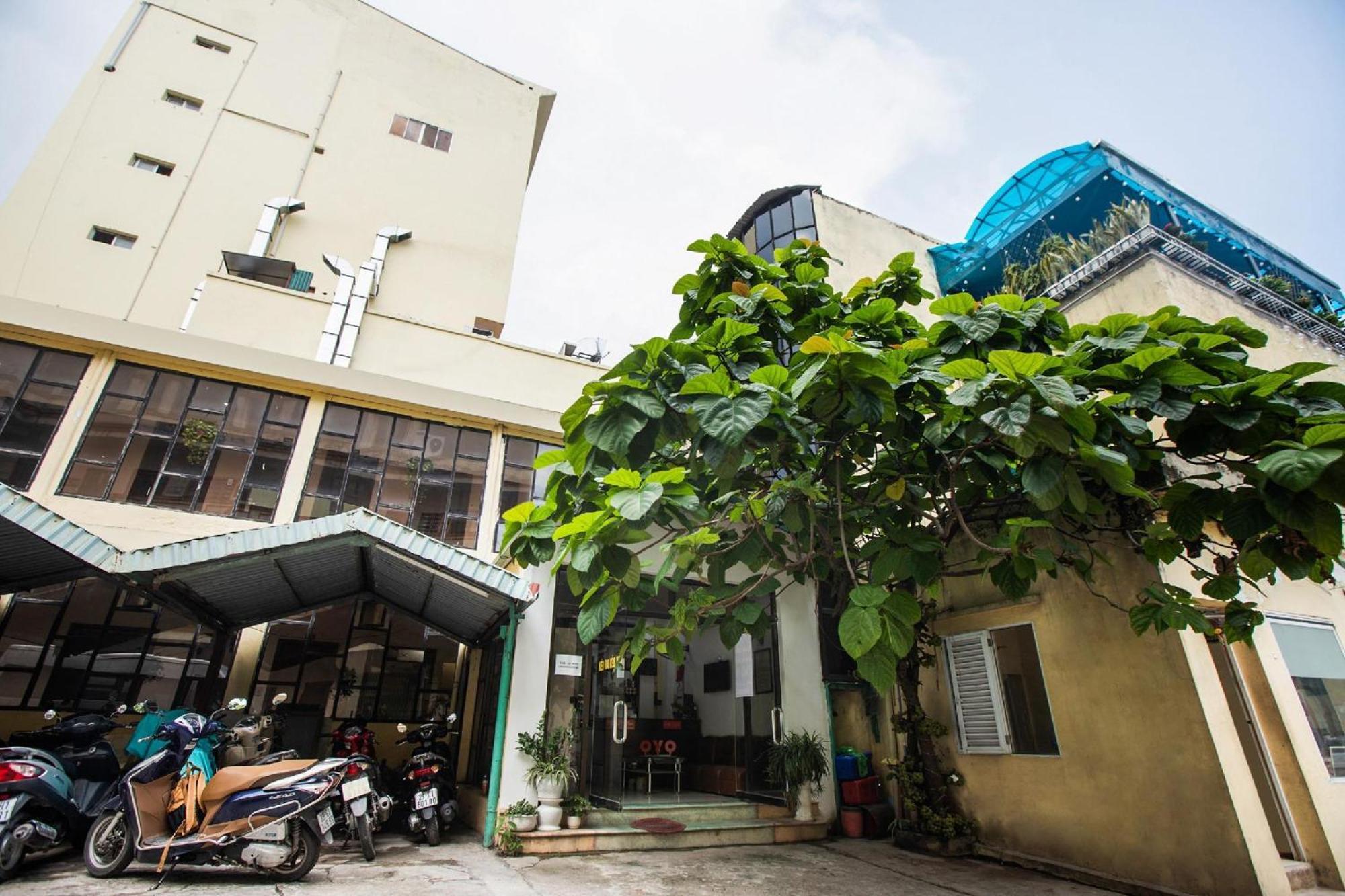 Khach San Giao Thong Hotel Hanoi Exterior photo