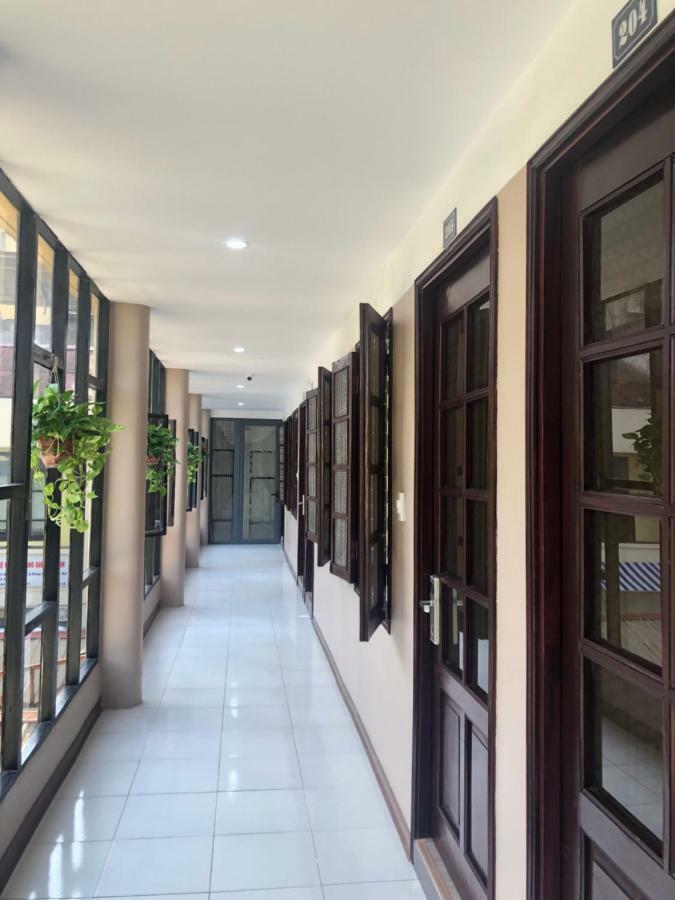 Khach San Giao Thong Hotel Hanoi Exterior photo